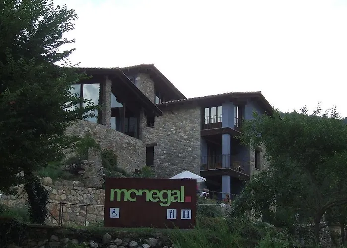 Monegal 3*